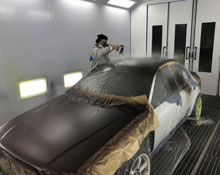 自動車製造工場での塗装工程はにおいがきつい？